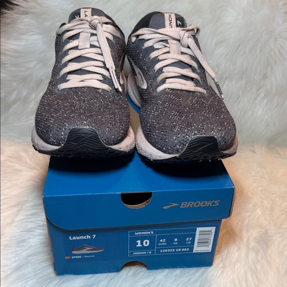 Women’s Brooks Launch 7 size 10 sneakers